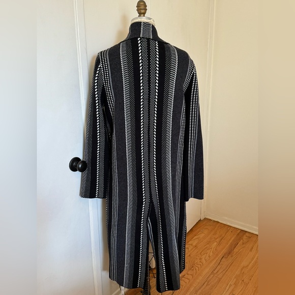 CLOSET CLEAR OUT: NWOT Oversized Zara Knit Coat - Picture 2 of 10